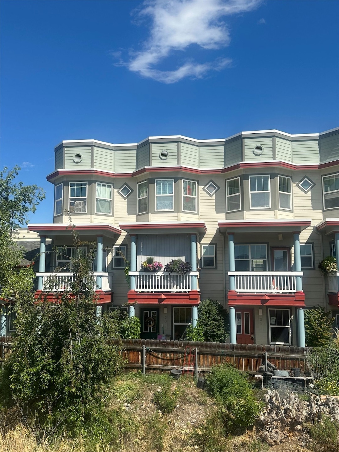 Under Contract $257,028 • Co-Listing Agent