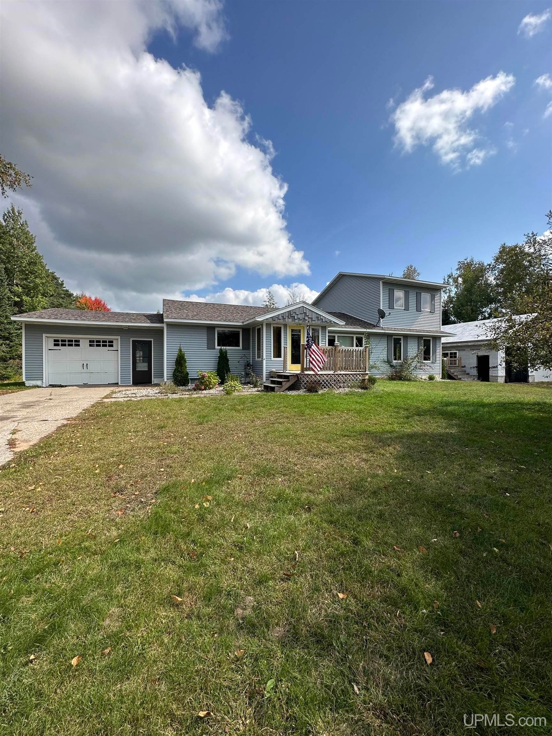 5554 J 5, Escanaba, MI 49829 MLS 50123579