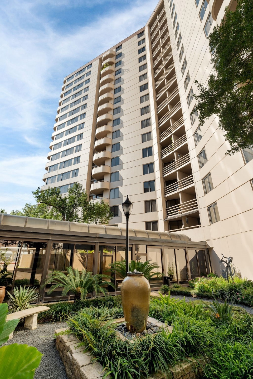 Welcome to 3525 Sage, a premier high-rise community in the heart of the Galleria area!  Experience luxury living with style, security, and convenience - your perfect Houston address awaits.