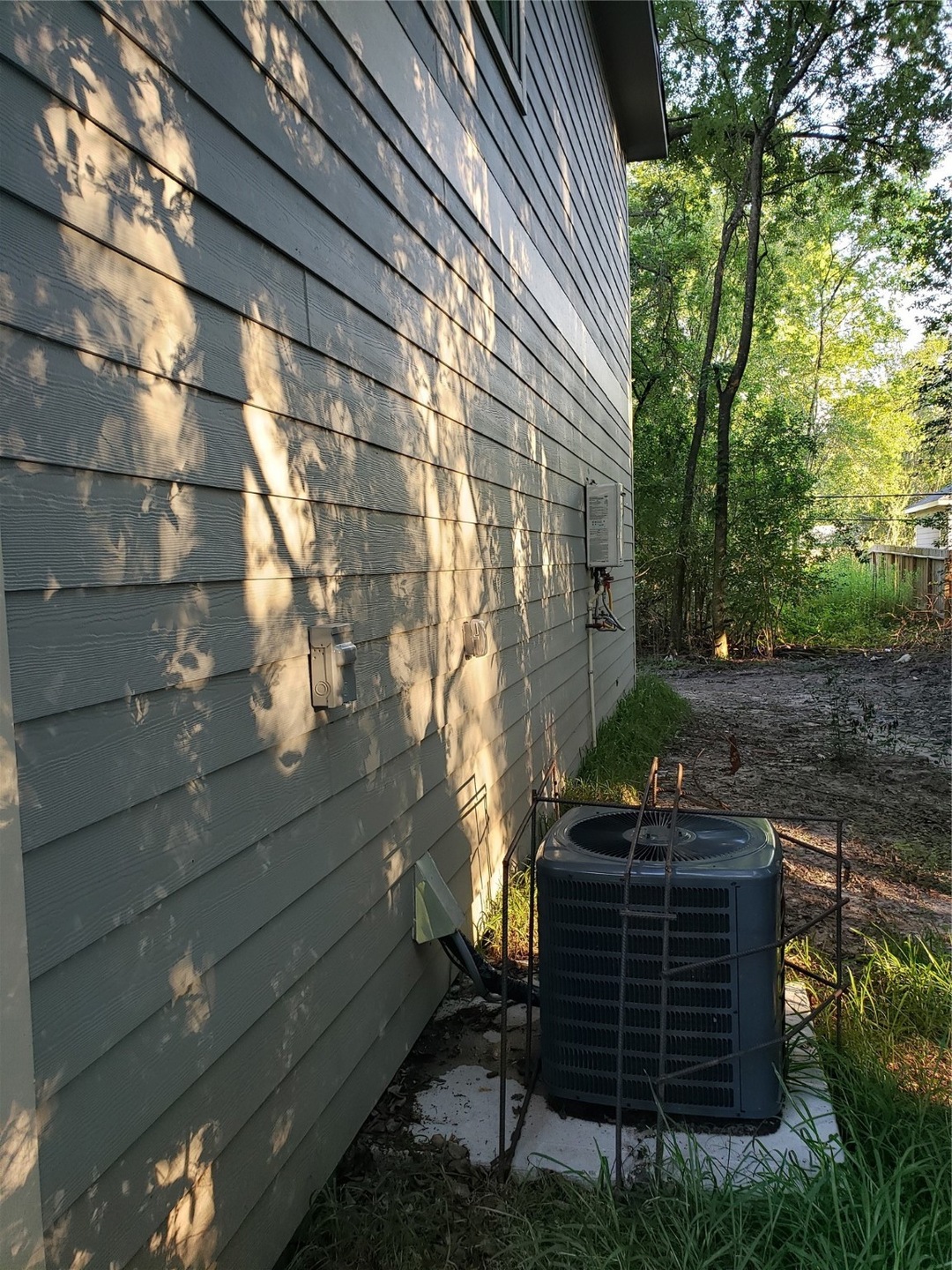 8407 Venus St, Houston, TX 77088 - photo 1