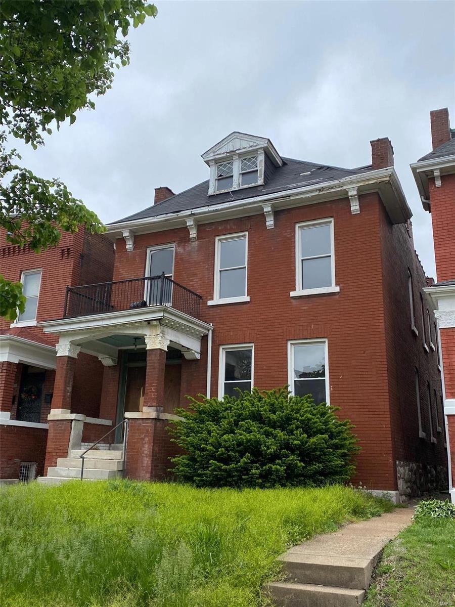 4507 Athlone Ave, Saint Louis, MO 63115 - photo 1