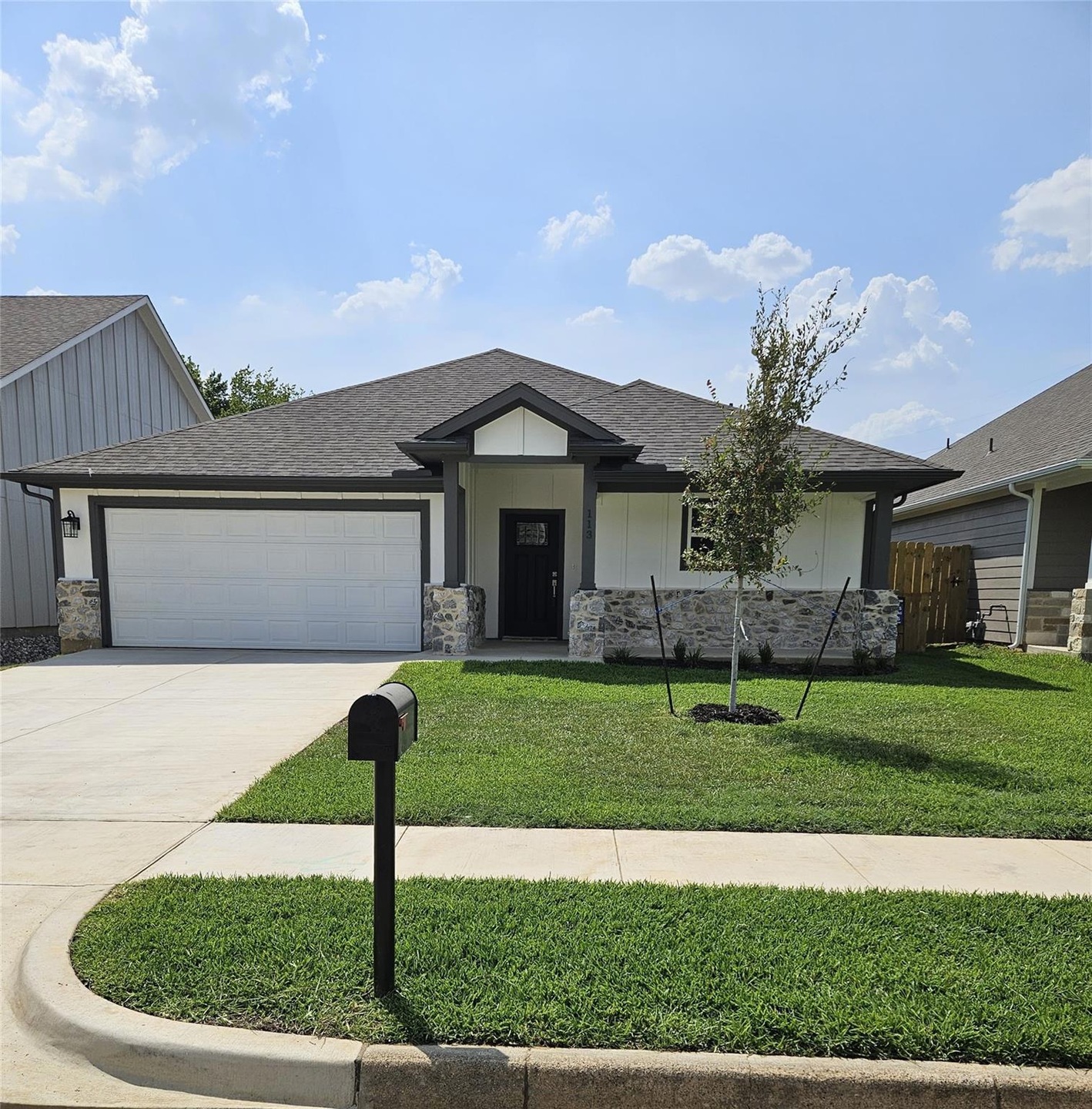 113 Anderson Dr, Hurst, TX 76053 - photo 1