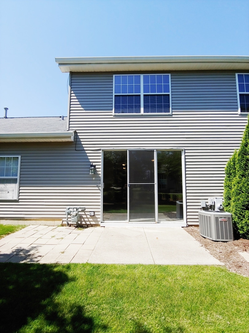 1367 Grandview Ct, Algonquin, IL 60102 - photo 1