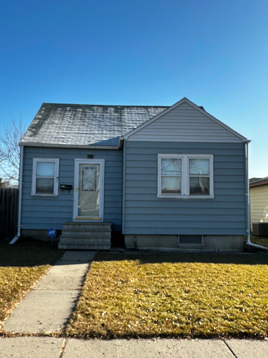 508 N 3rd St, Aberdeen, SD 57401 - photo 1