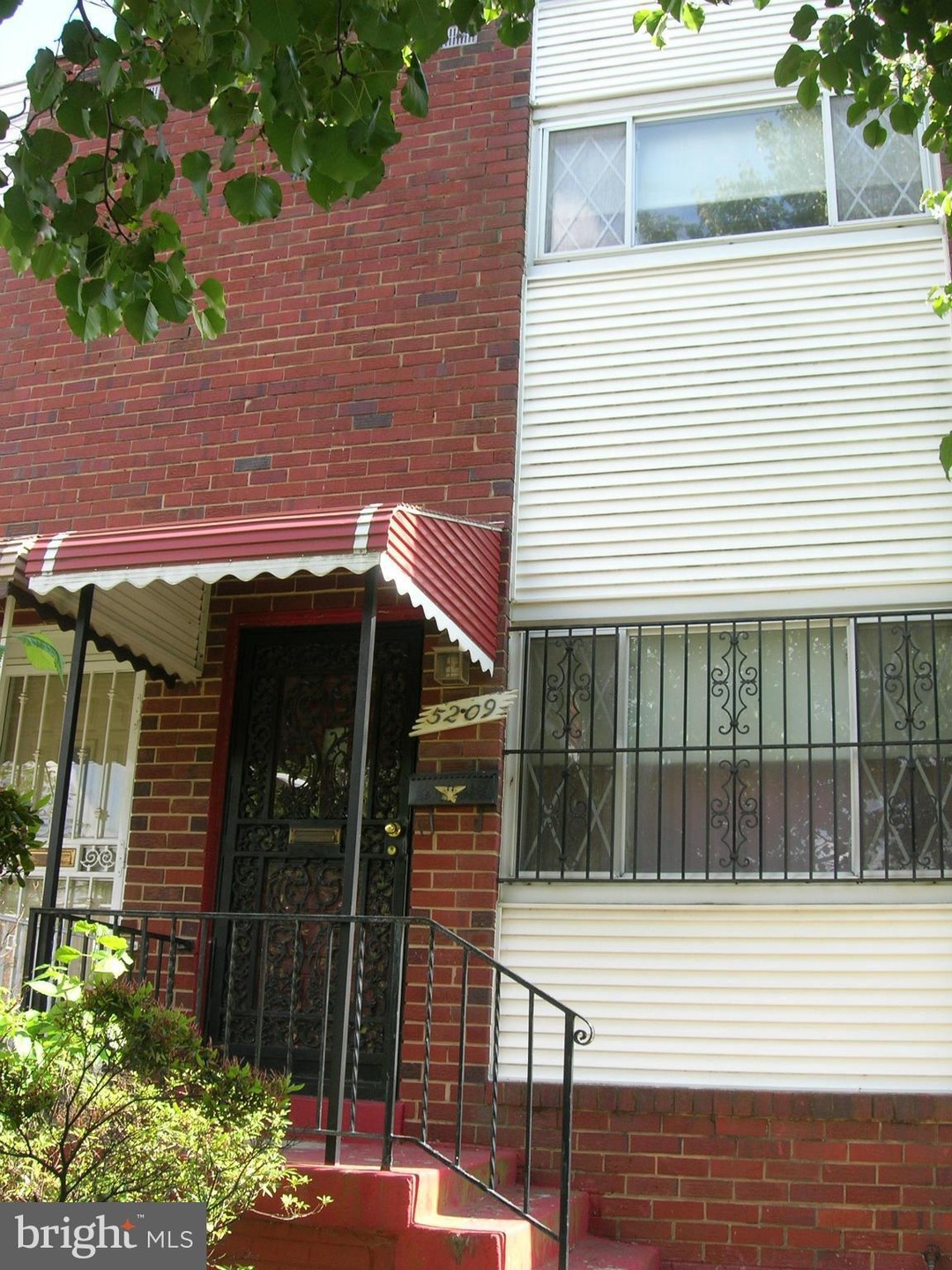 5209 Banks Place NE, Washington, DC 20019 - photo 1