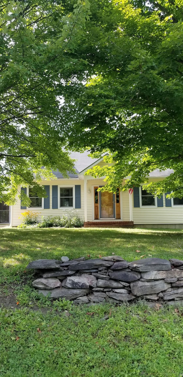 106 Laurel Dr, Saint Johnsbury, VT 05819 - photo 1