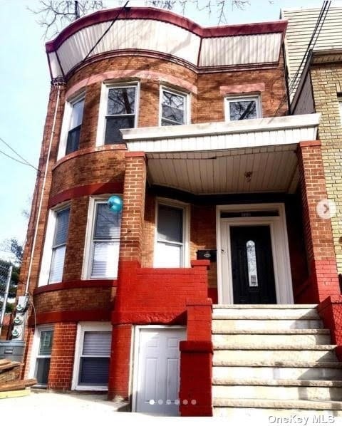 Sold $985,000 • Co-Listing Agent