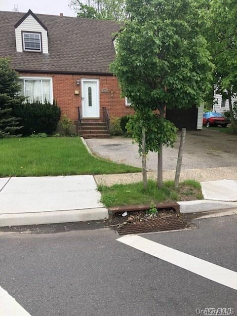 640 Waukena Ave, Oceanside, NY 11572 - photo 1