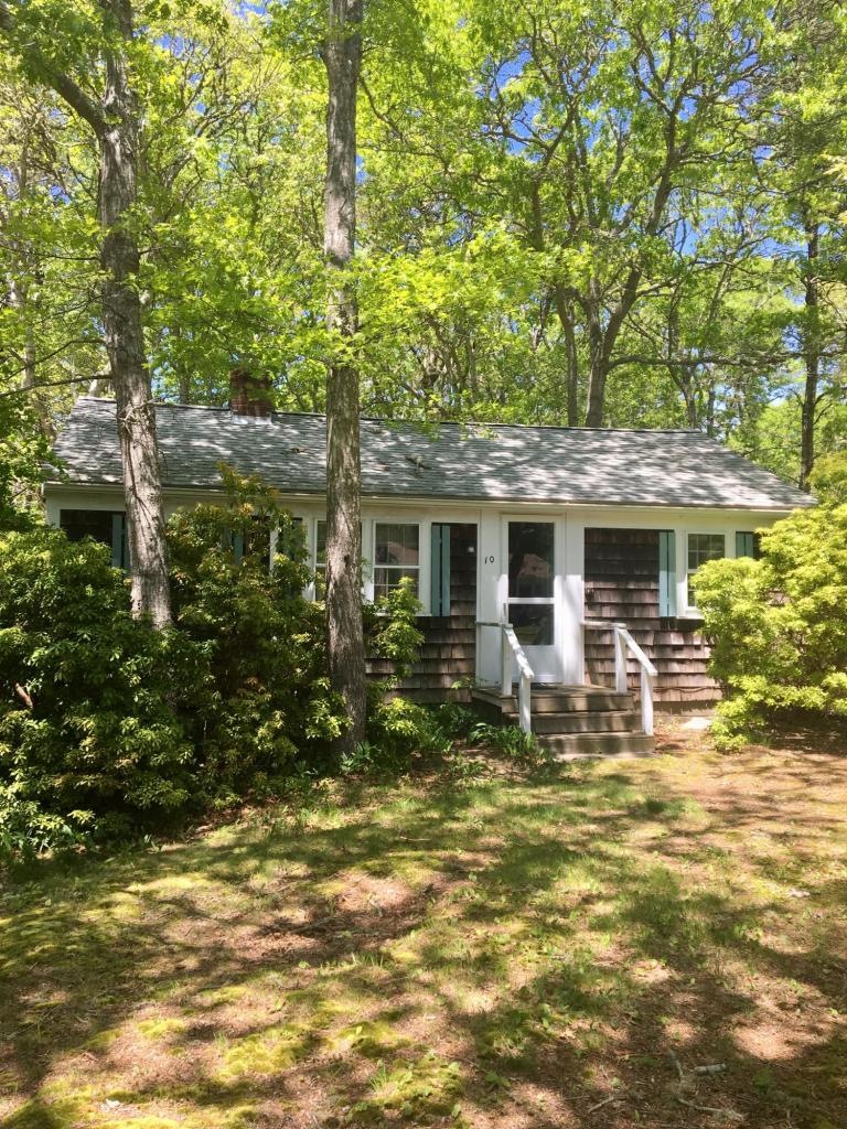 366 Franklin St, Vineyard Haven, MA 02568 - photo 1