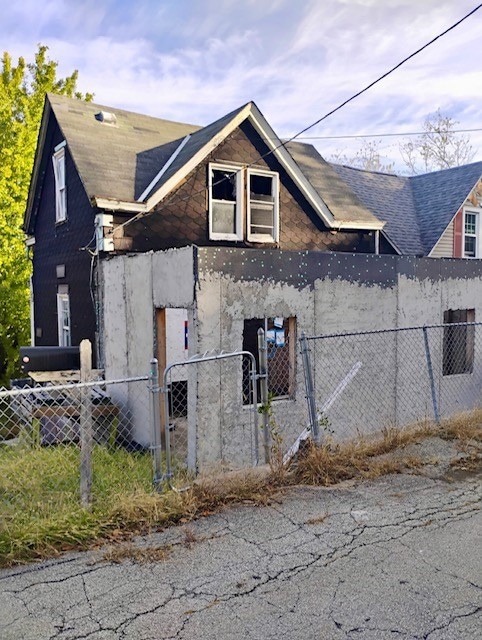 419 Bellvue St, Wall, PA 15148 - photo 1