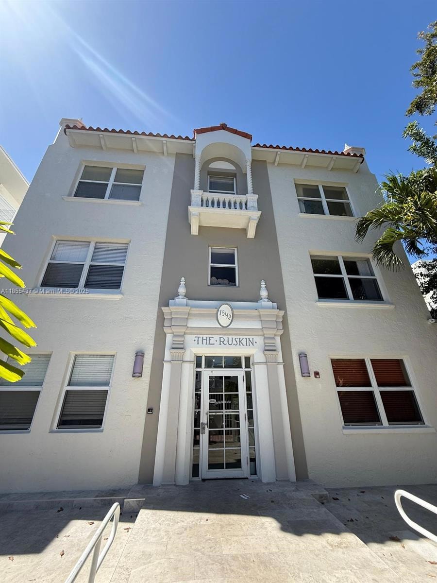 1542 Drexel Ave unit 301, Miami Beach, FL 33139 - photo 1