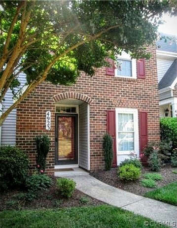 WELCOME HOME!  4923 LURGAN PLACE