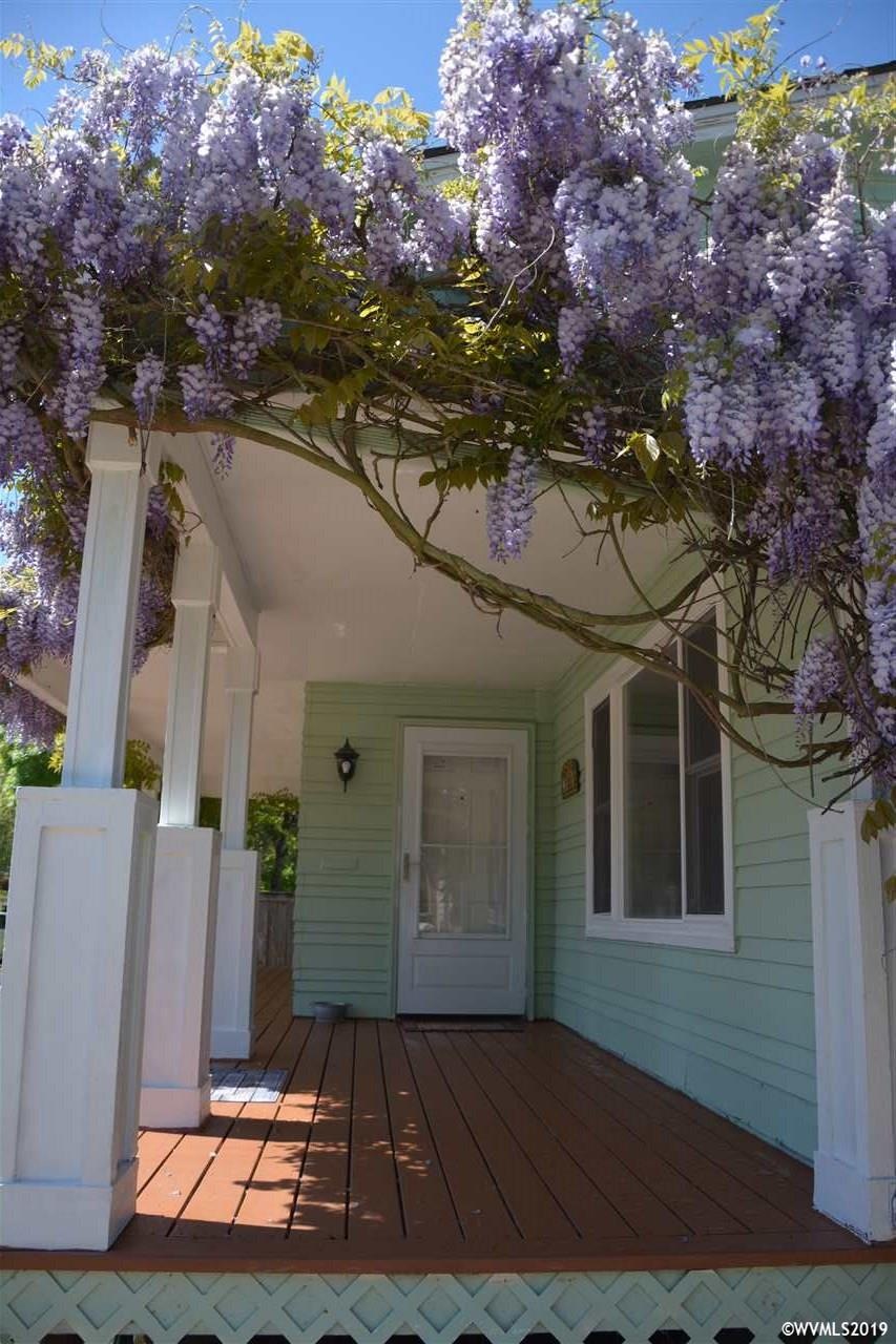 1037 8th Ave SW, Albany, OR 97321 - photo 1