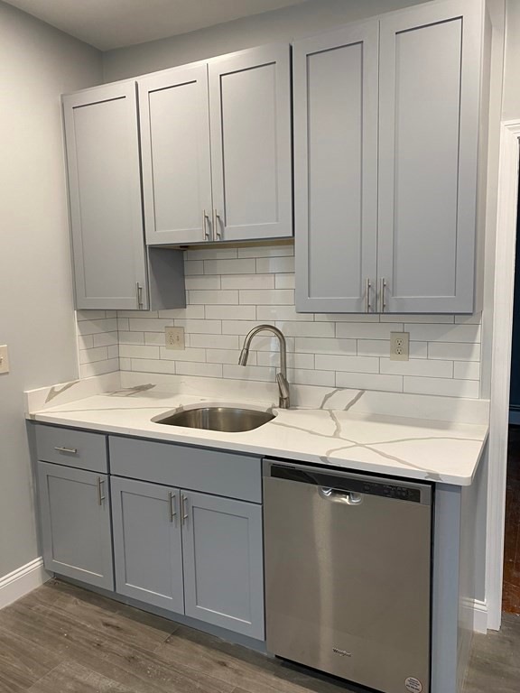 688 E 7th St unit 2, Boston, MA 02127 - photo 1