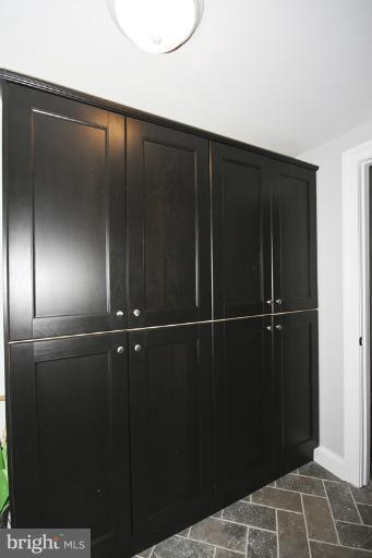 5800 Greenhill Ave, Baltimore, MD 21206 - photo 1