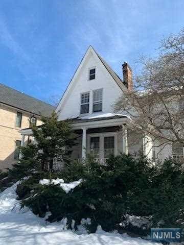 1028 Abbott Blvd, Fort Lee, NJ 07024 - photo 1