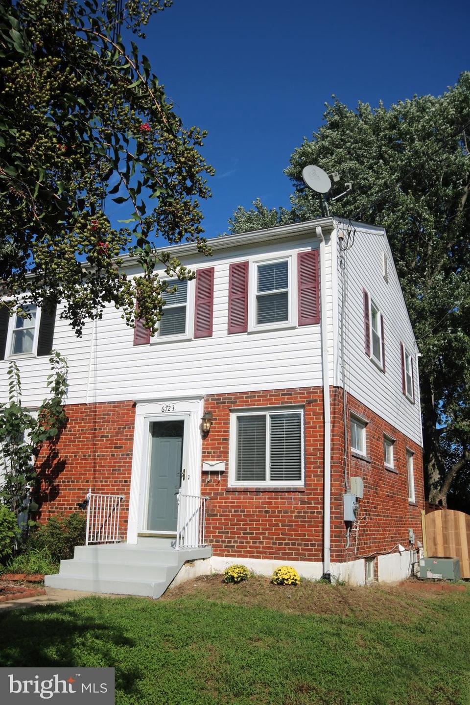 6723 Kenyon Dr, Alexandria, VA 22307 - photo 1