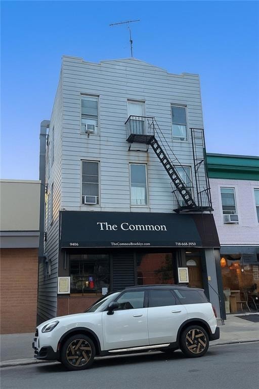 For Sale $2,100,000 • Co-Listing Agent