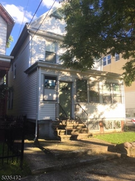 80 Alexander St, Newark, NJ 07106 - photo 1