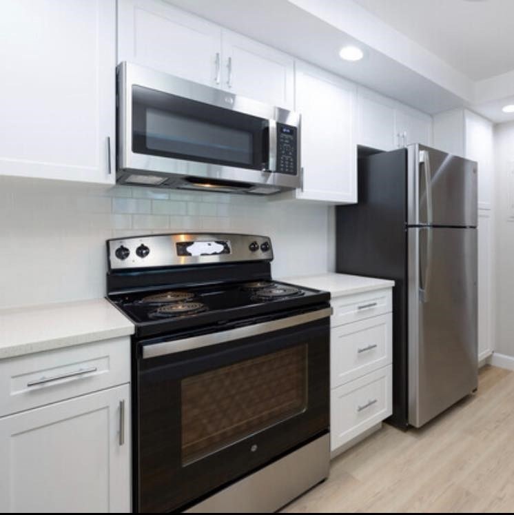 7 Stonehill Dr unit 1JF, Stoneham, MA 02180 - photo 1