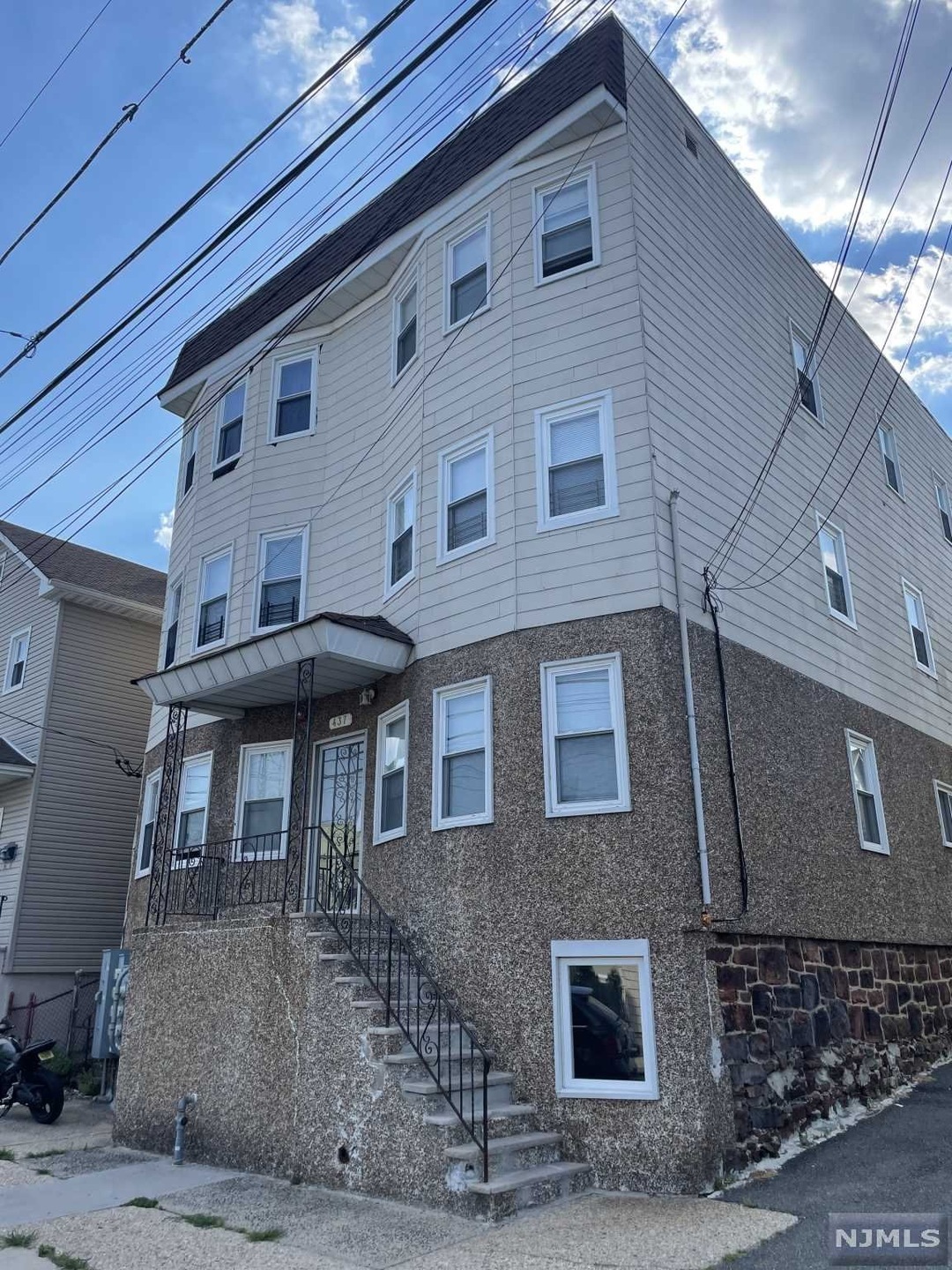 437 Elm St unit 3R, Kearny, NJ 07032 - photo 1