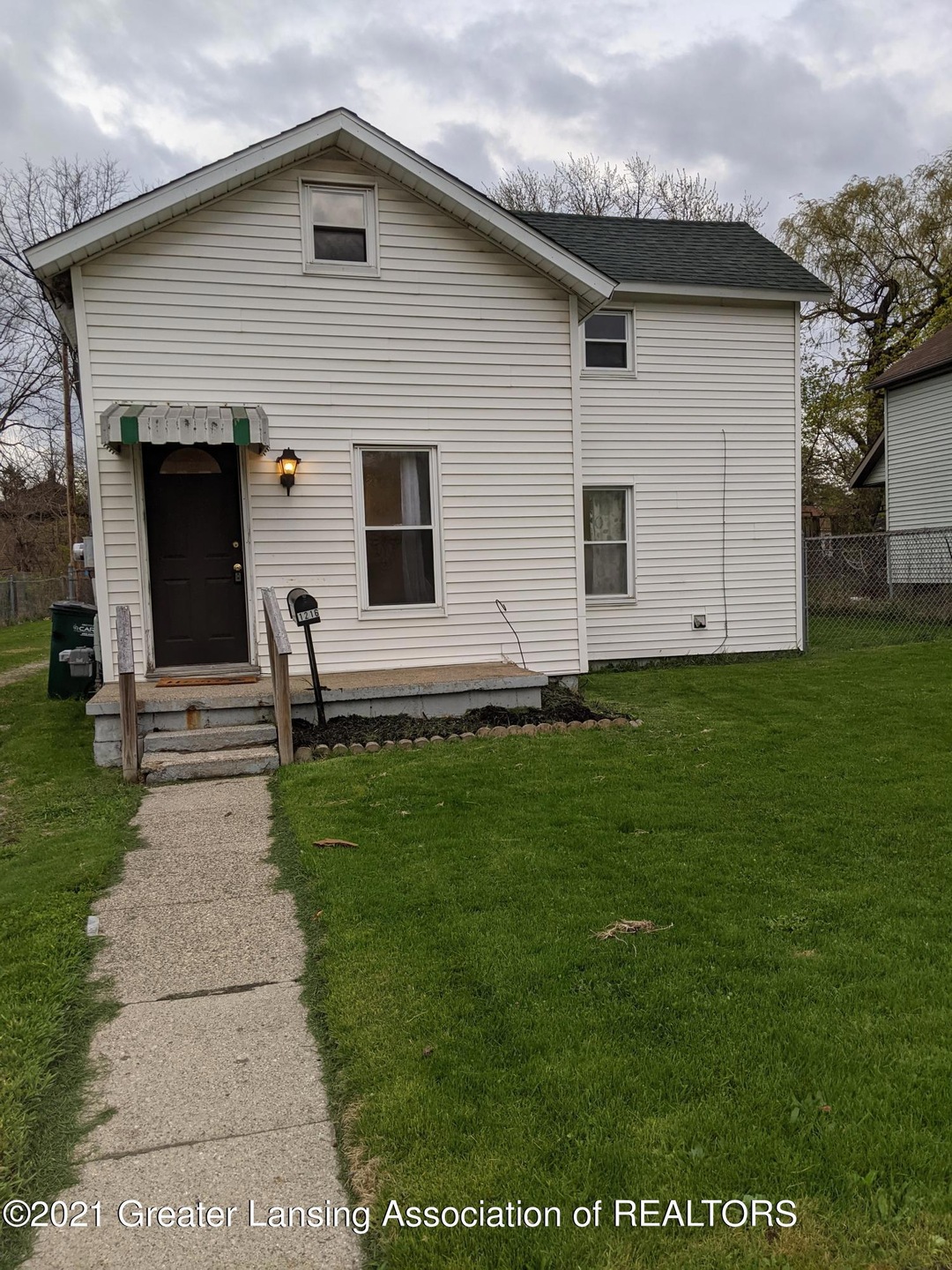 1216 N Martin Luther King Junior Blvd, Lansing, MI 48915 - photo 1