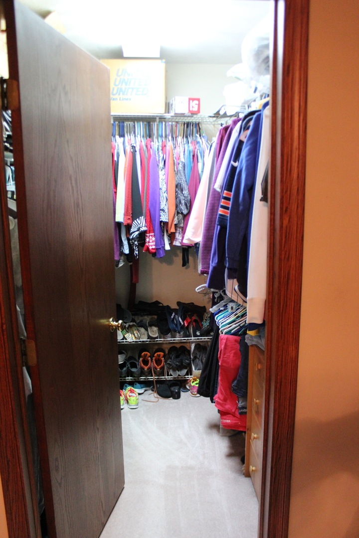 215 Crystal Lake Rd, Lake In the Hills, IL 60156 - photo 1