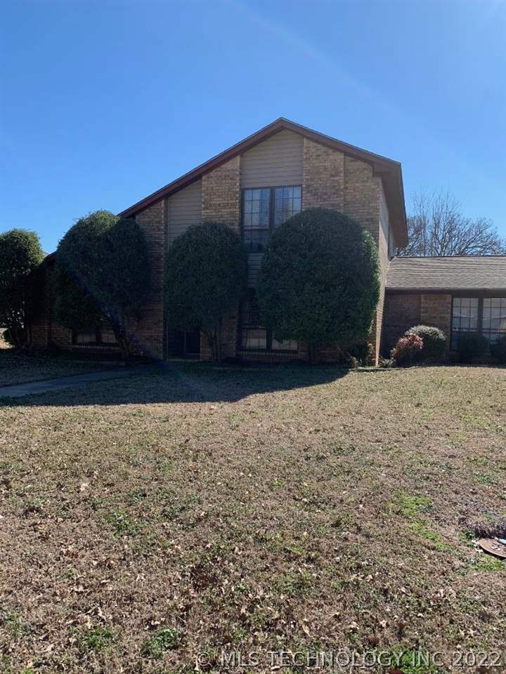 2114 Oakglen Dr, Ardmore, OK 73401 - photo 1