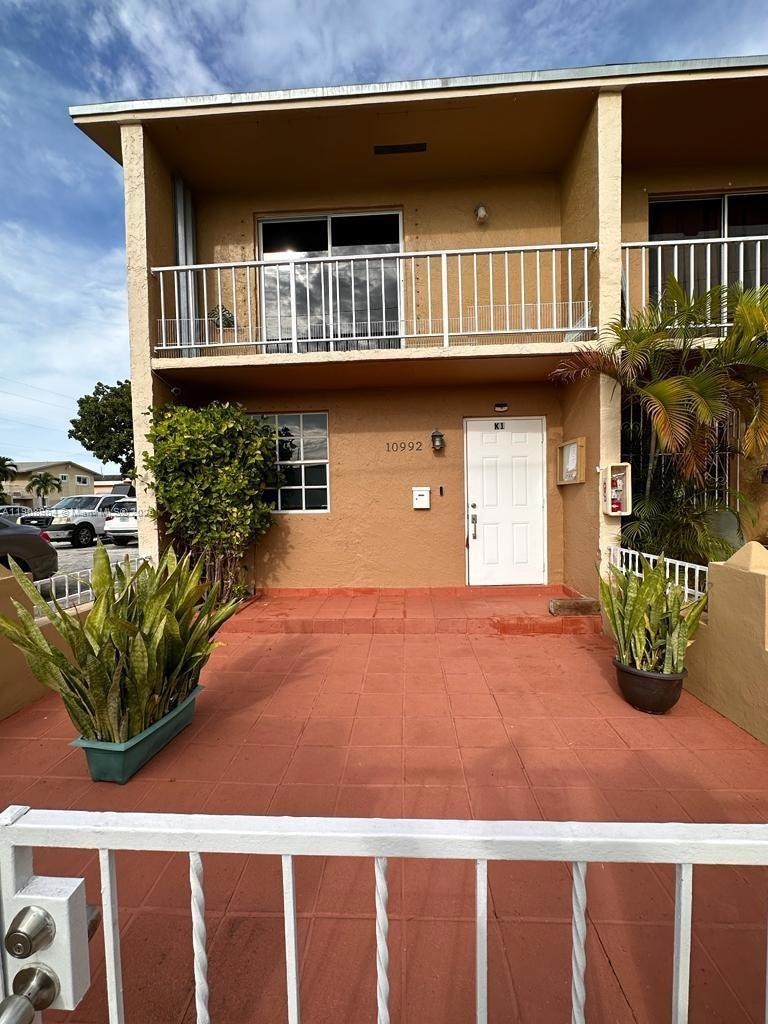 10992 SW 4th St unit K1, Miami, FL 33174 - photo 1