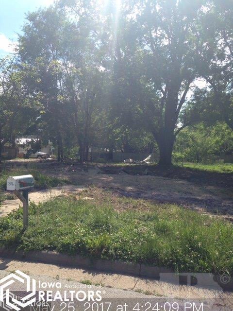 306 Pear St, Shenandoah, IA 51601 - photo 1