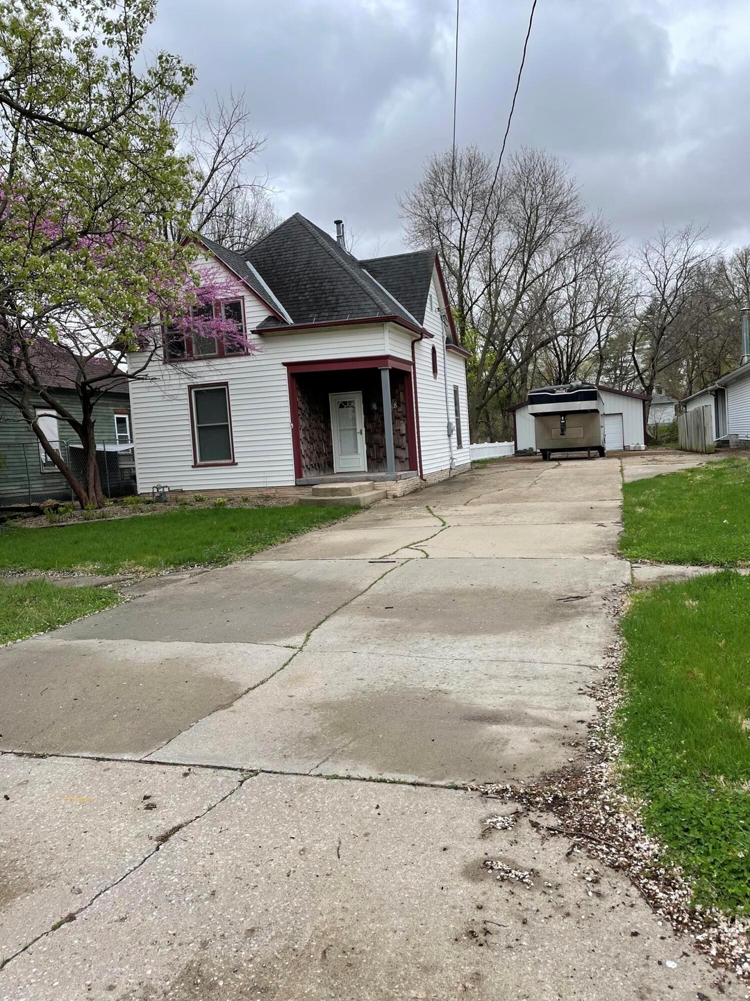 708 W Summit Ave, Shenandoah, IA 51601 - photo 1