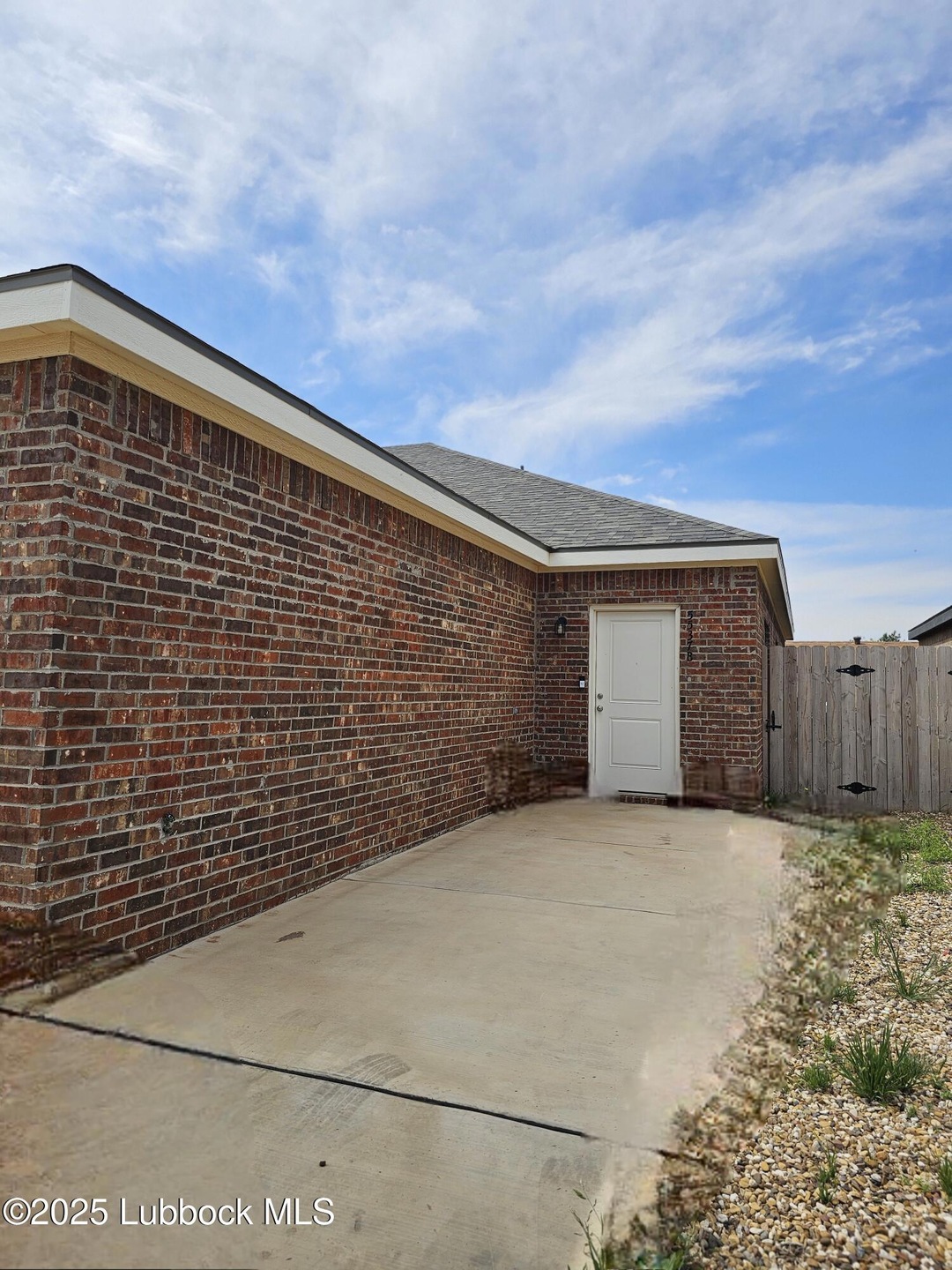 5537 Itasca Unit B front