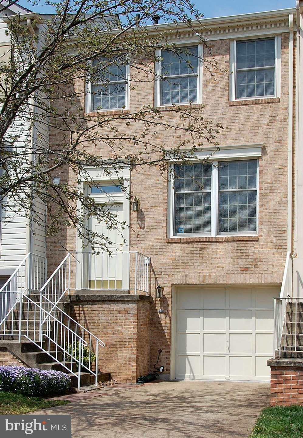 21909 Myrtlewood Square, Sterling, VA 20164 - photo 1