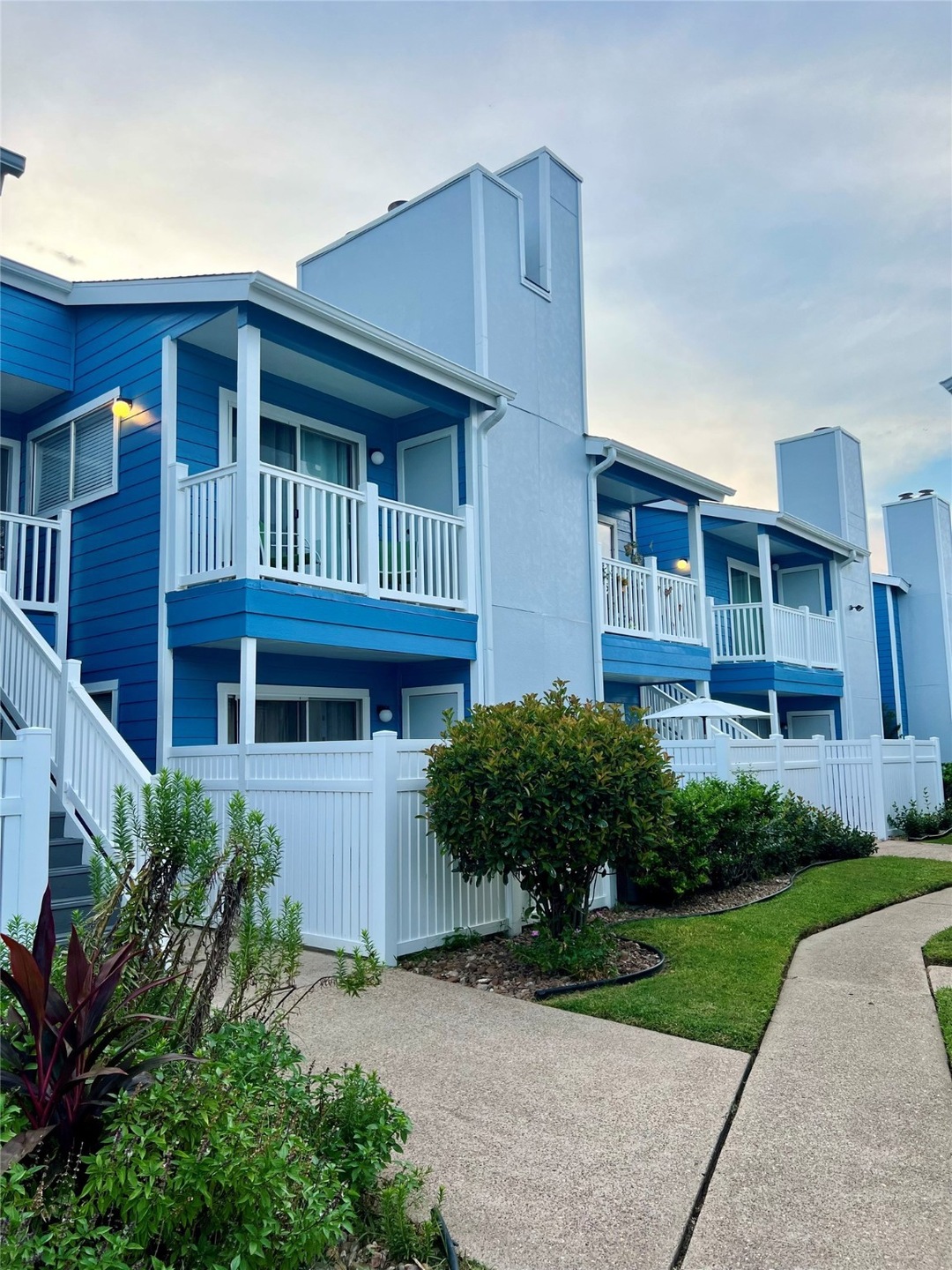 All buildings in the complex were recently repaint
