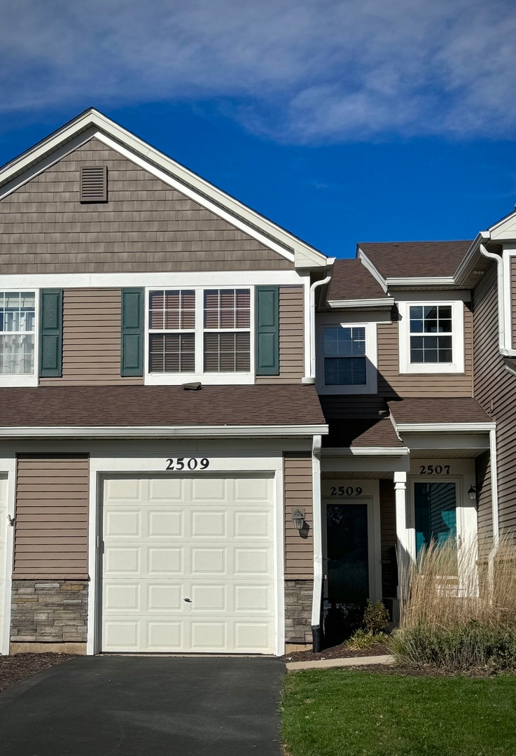 2509 Oneida Ln, Naperville, IL 60563 - photo 1