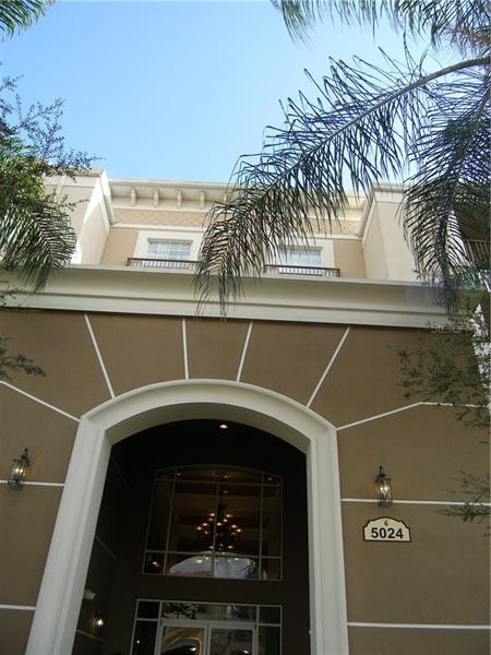 Luxury Condo Building 5024 grand entrance to air c