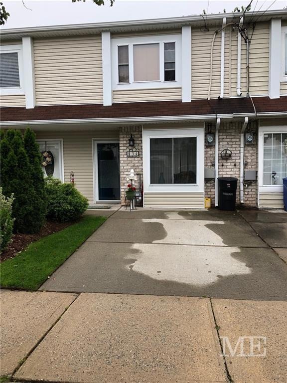34 Seguine Place, Staten Island, NY 10312 - photo 1