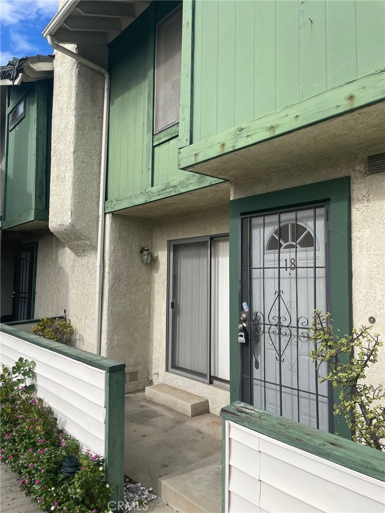 9740 Sepulveda Blvd unit 18, North Hills, CA 91343 - photo 1