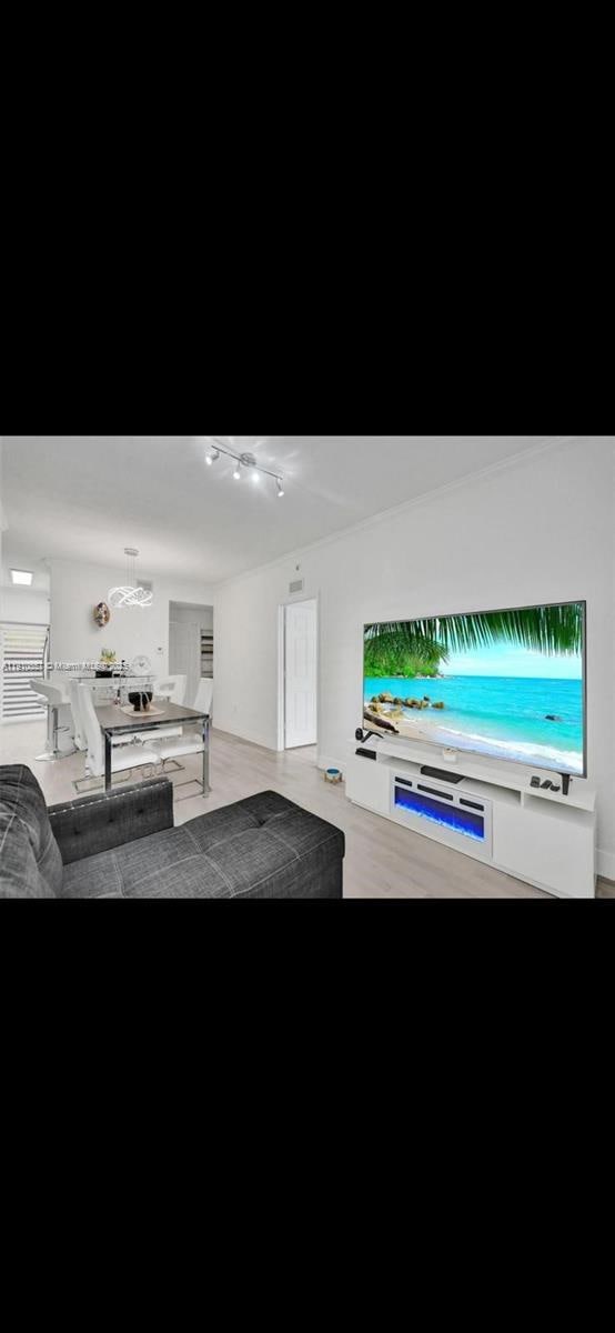 3374 W 80th St unit 101, Hialeah, FL 33018 - photo 1