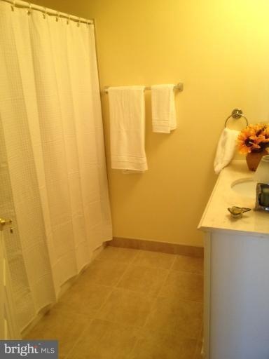 11014 Koman Cir unit 101, Manassas, VA 20109 - photo 1