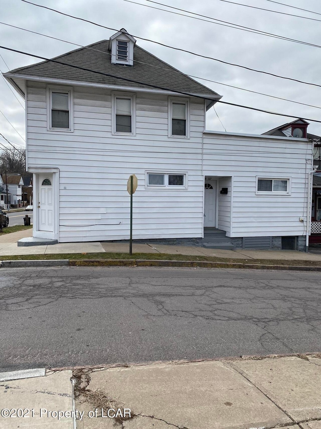 137 Hill St, Wilkes-Barre, PA 18702 - photo 1