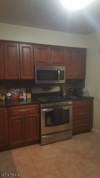 6 Westbrook Ct, Roselle, NJ 07203 - photo 1