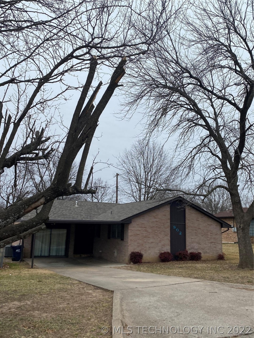 902 W 24th St, Ada, OK 74820 - photo 1