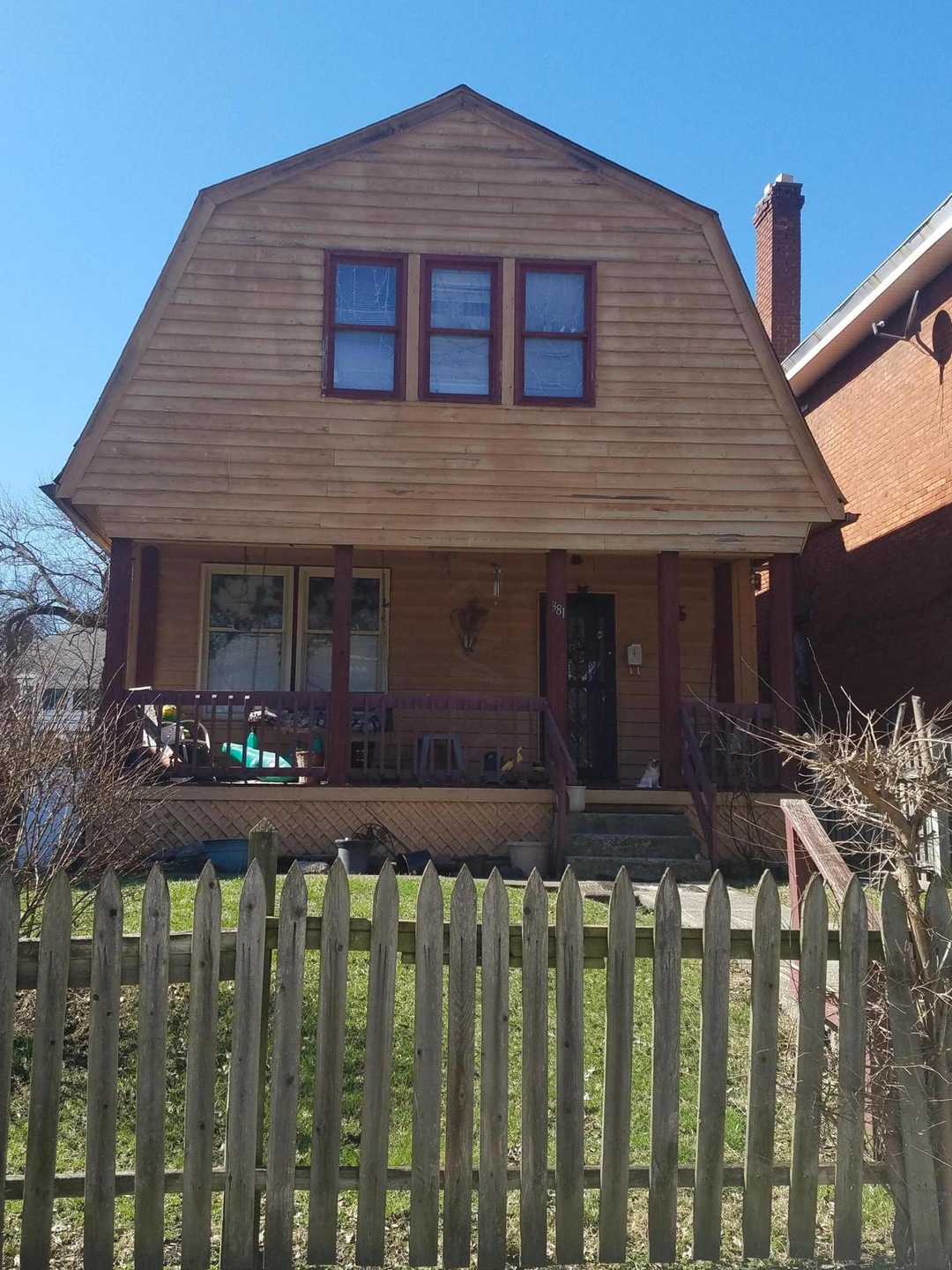 381 Stoddar Ave