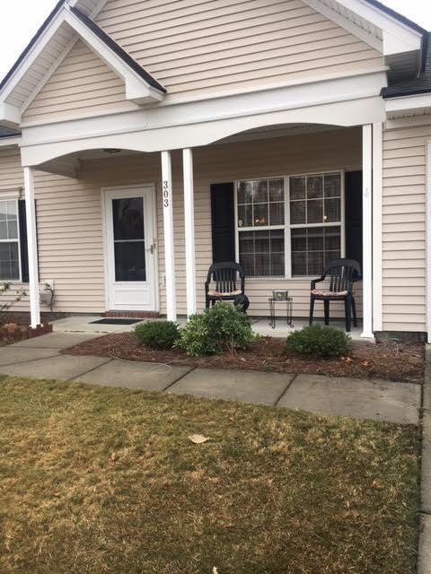 Front of 303 Dupont Way