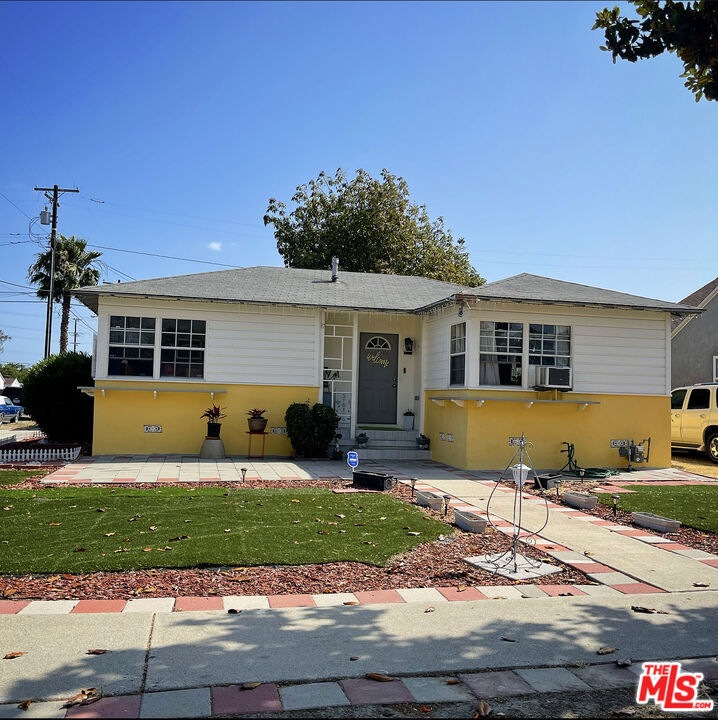 1690 E 122nd St, Los Angeles, CA 90059 - photo 1