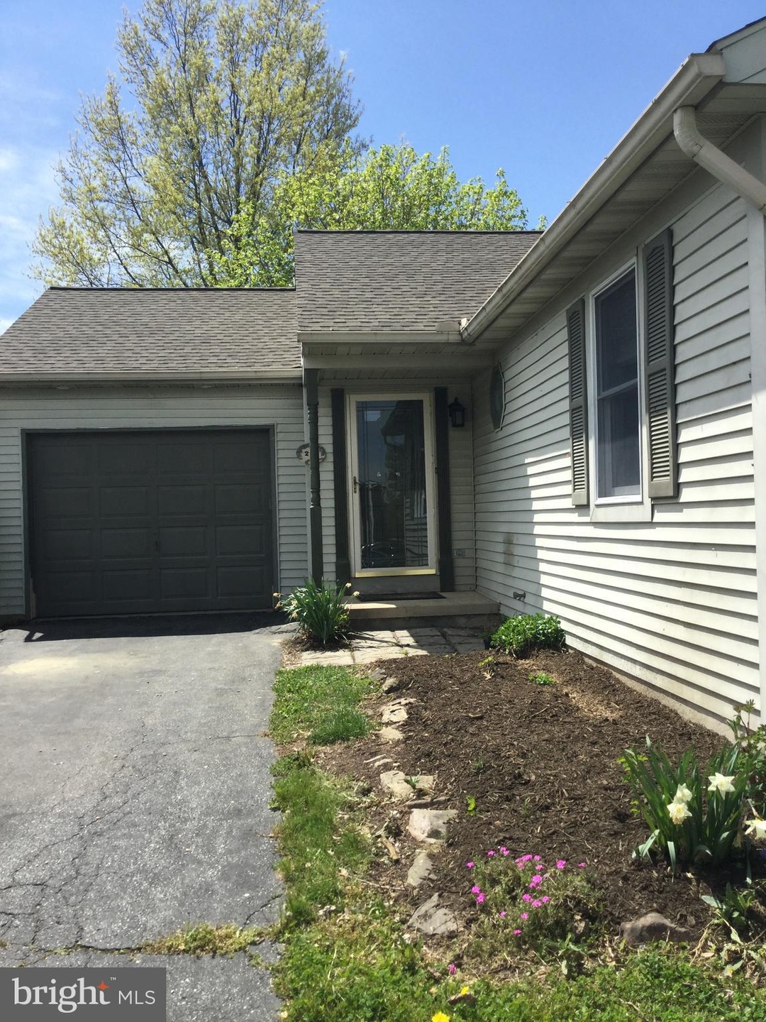 224 Elm Cir, New Holland, PA 17557 - photo 1