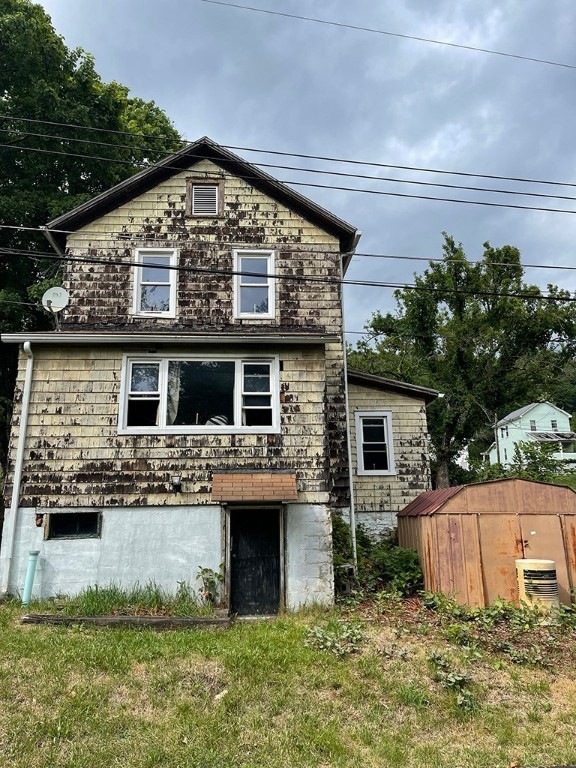 607 Main St, Ernest
