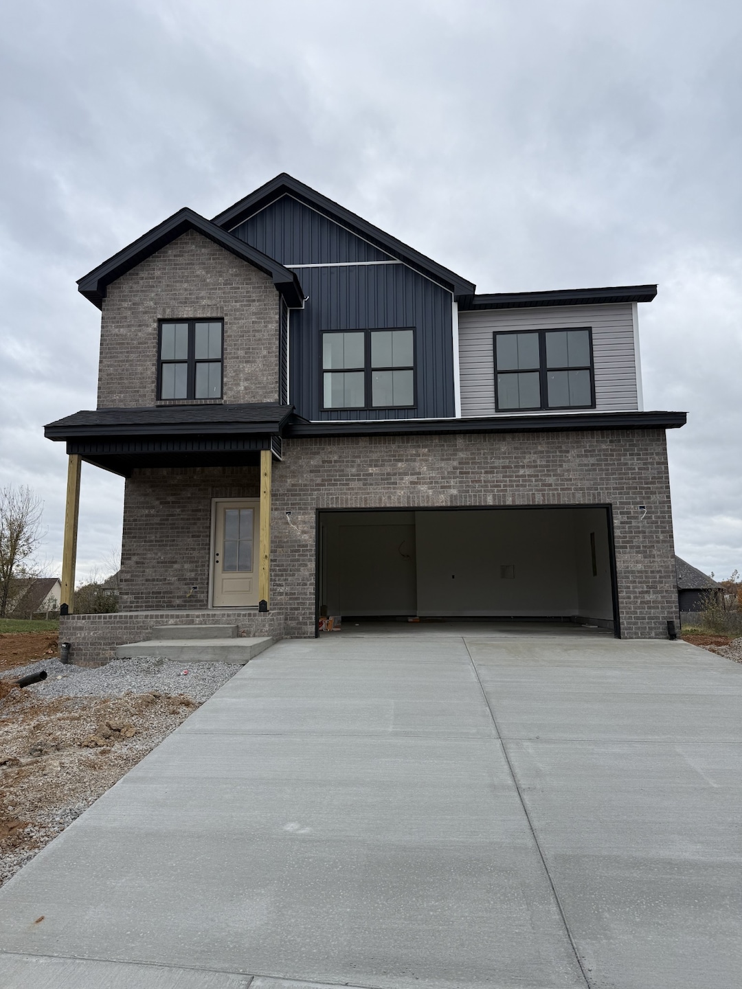 1800 Arrowhead Ct, Clarksville, TN 37042 - photo 1