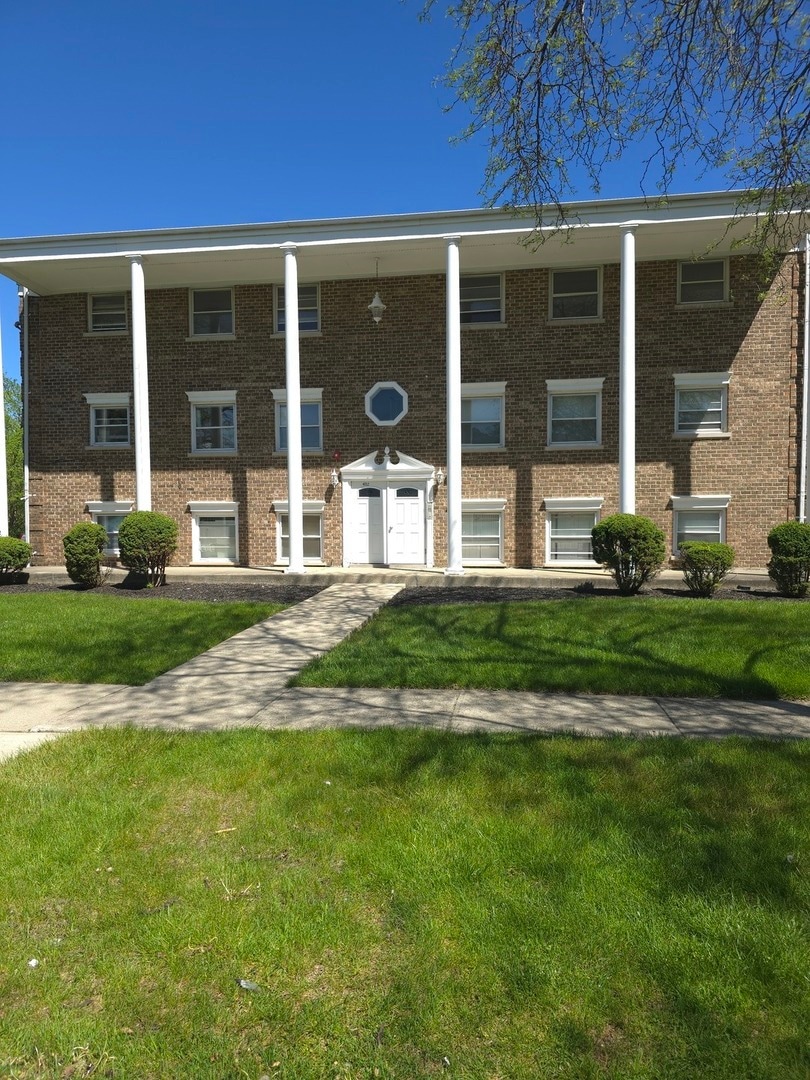 4052 Charleston Rd unit 1W, Matteson, IL 60443 - photo 1
